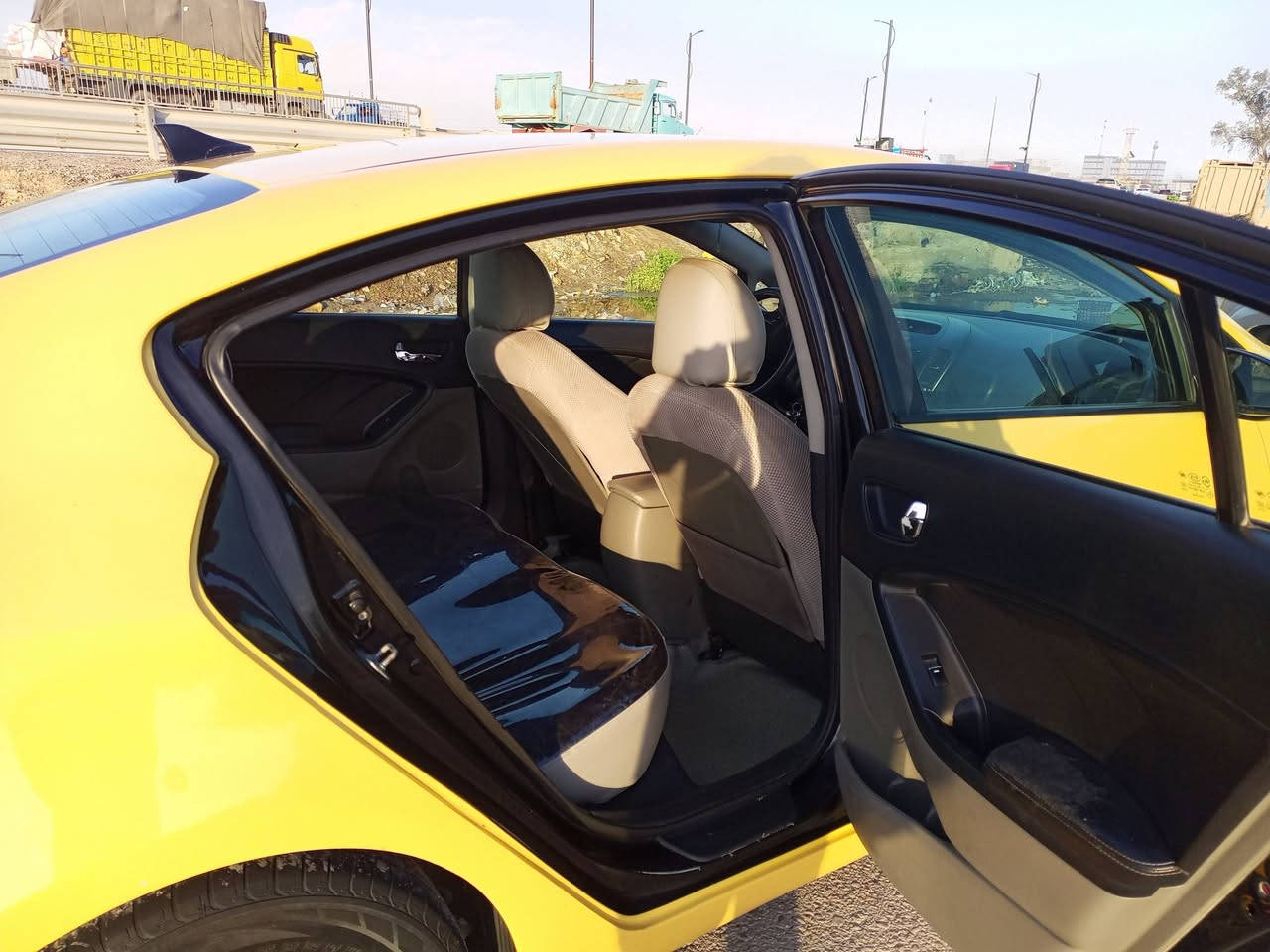 سلام عليكم 
كيا فورتي موديل 16 
بسمي مصفره هيه 
وغرامات
منضومه غاز بيه
دوشمه جديده
حادثه من امريكا  موضح بل نشر
ليبل واحد السياره
مال جناي
بجم كبس 
سعر 114
وبيه مجال 
عنواني بغداد 
رقمي واتساب ***********
***********
