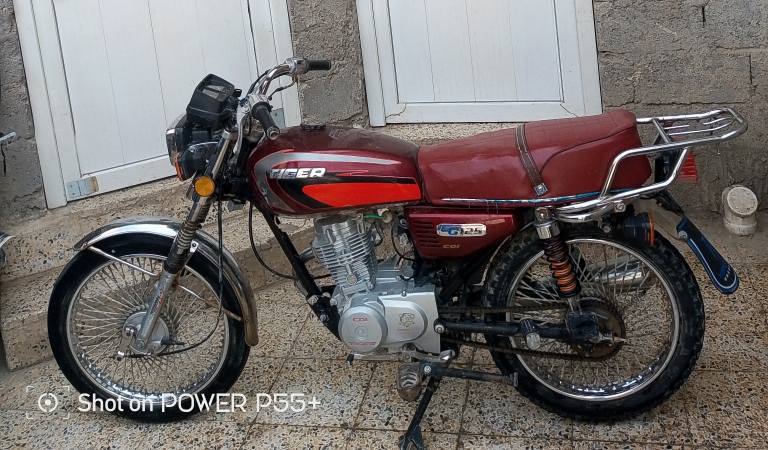 تايكر 2020 منفيس موجود محرك مامفتوح نضيف اخرس  وزن ثقيل ختم يلمع تشوف نفسك بي دبلات شغاله وياله وتايرات نضاف  تانكي وكشن وصفايح نضاف مال شركه باتري شغال كهربائية شغاله كلها فول دراجه ابو درع بس فاتحين الدرع منها   سعر 440  مجال‏‪   ‏‪***********  بي واتس اب ‏‪***********‬‏
