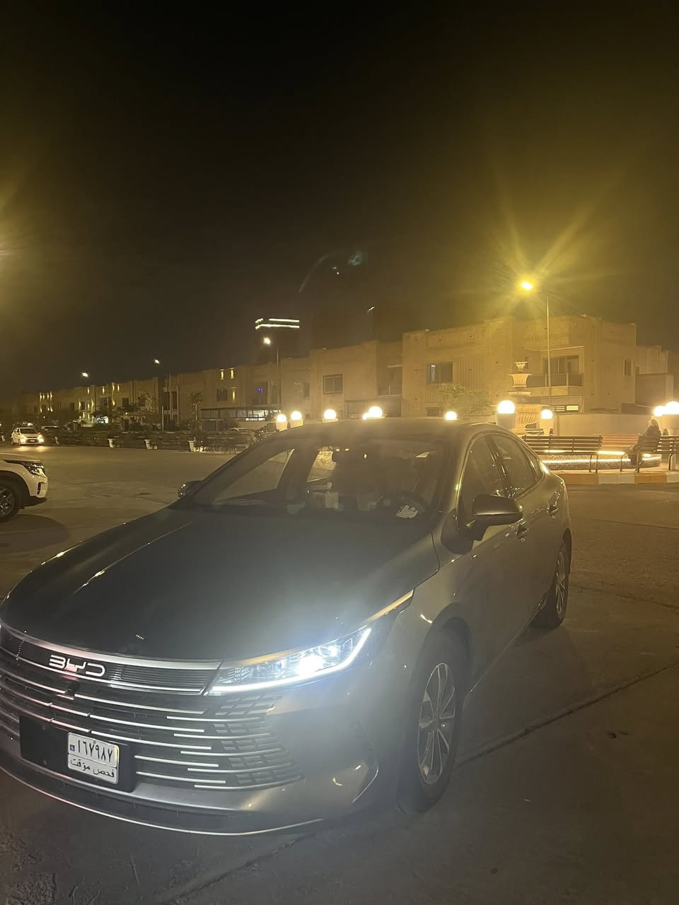 Byd دستروير رصاصي ماشيه ٩٠٠ كيلو فقط بيها طخات بسيطه موضحه بل فديو شراي راسلني ***********
