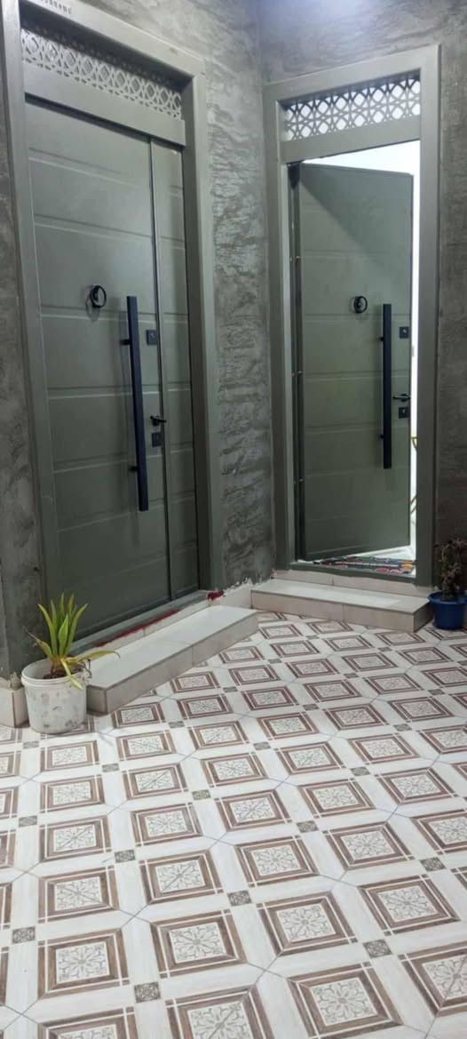 مكلفه بالنشر دار للبيع بهرز حي الشرطه نهايه حي القادسية طابق واحد 150متر طابو زراعي سند 25 السعر 85 للاستفسار ***********
