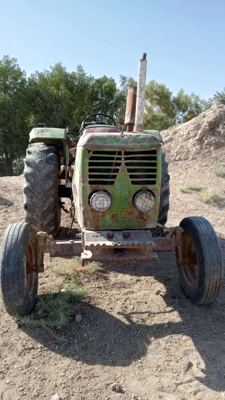 سلام عليكم سيرت بدون مكفواله كير ولاكسن والمحرك سعر 4 مليون وبيه مجال المكان الكوت طريق الحي استفسار *********** بخدمته الشراي
