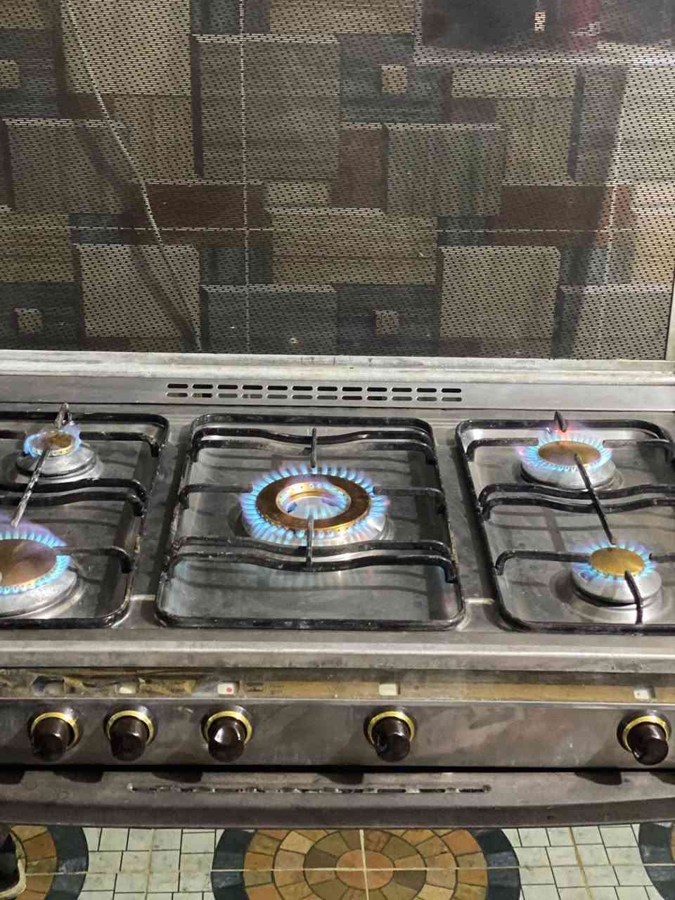 طباخ كريازي شغال 250وبي مجال ***********
