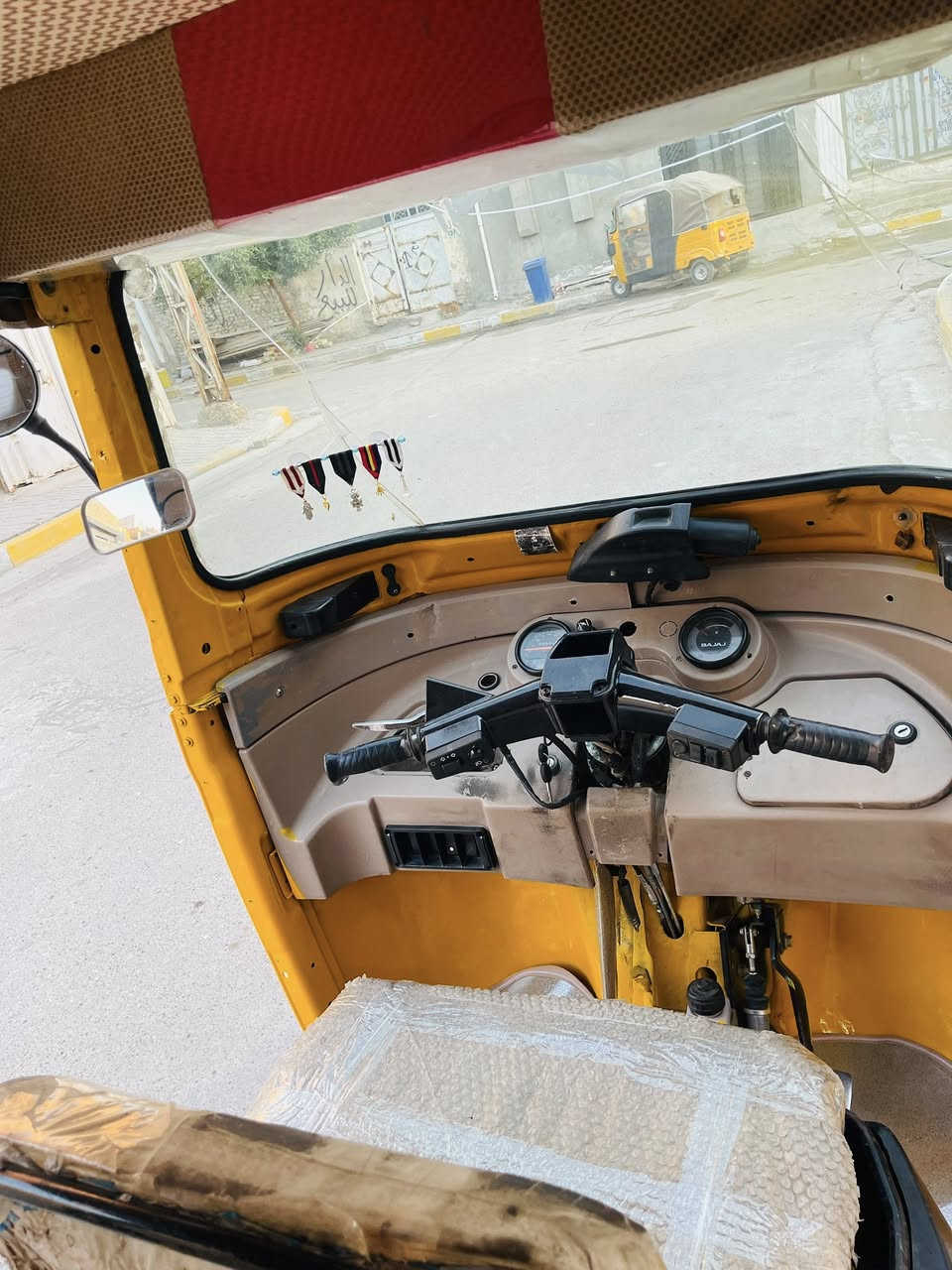 سلام عليكم تكتك للبيع 18 شهر 12 رقم وسنويه تكتك معمره ومصبوغه عام السعر 6 وبيها مجال المكان الحسينيه الراشديه 
***********
