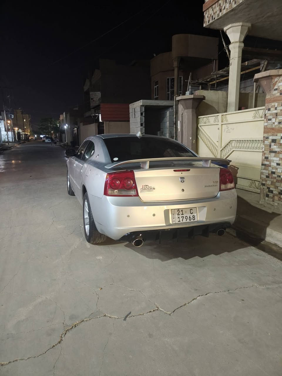 السلام عليكم جارجر موديل 2009
رقم جديد هزه جديده سنويه 
السياره كلين بدون ضربه بدون صبغ 
كير مكينه  شرط تخم تاير جديد 
سياره جديده بمعنه الكلمه 
غرفه لونين داخل بل جيس 
محرك 3500 بلاد ABS
السعر 127
***********
