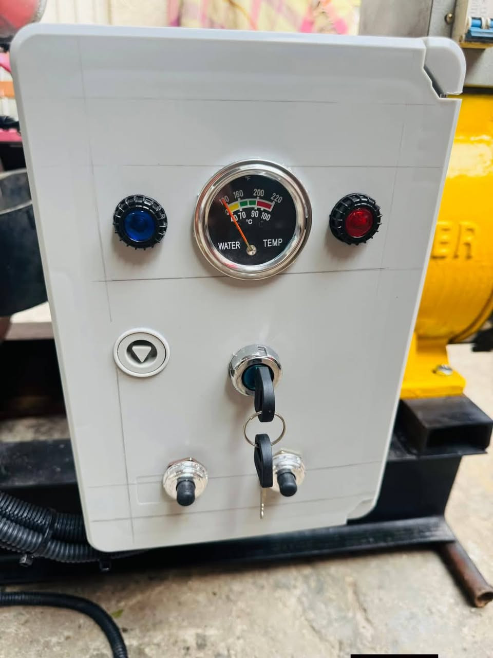 مولد ينمر ياباني 2 بستم 8 كي في 
المحرك حاوية 
توليد جديد دولفين نحاس شاصي جديد بورد جديد شغل درجى اولى صوت ناعم جدا اقتصادية بصرف الكاز  واتساب*********** السعر 1600
