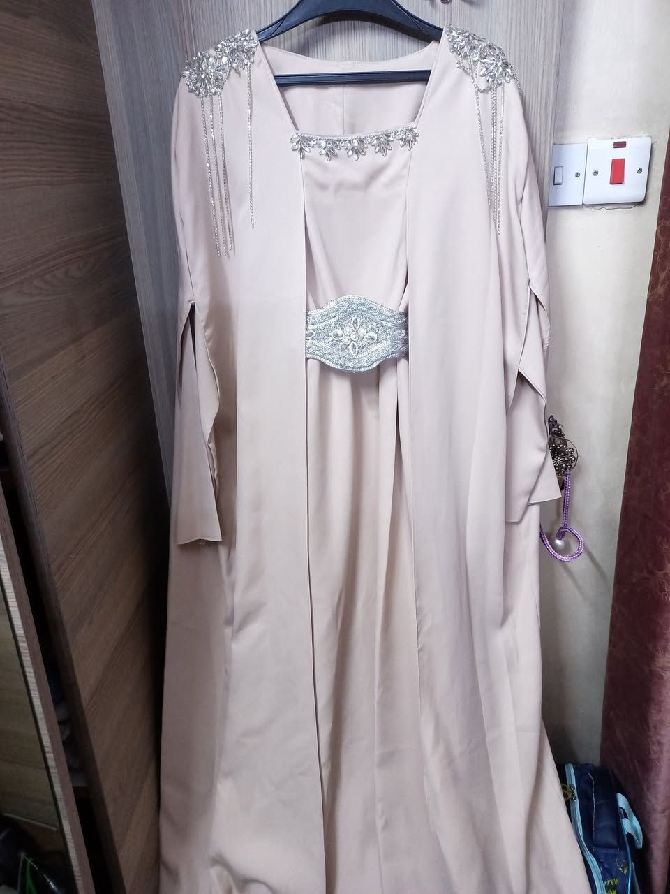 للبيع اثنينهم 
الفستان قياس ٤٢ ب٢٥ والبشت الكامل البيجي قياس ٤٤ ب٤٠ مملبوس أبد


**إذا كنت صاحب هذا الإعلان وتريد حذفه لأي سبب، رجاءا أرسل رسالة إلى الدعم الفني**