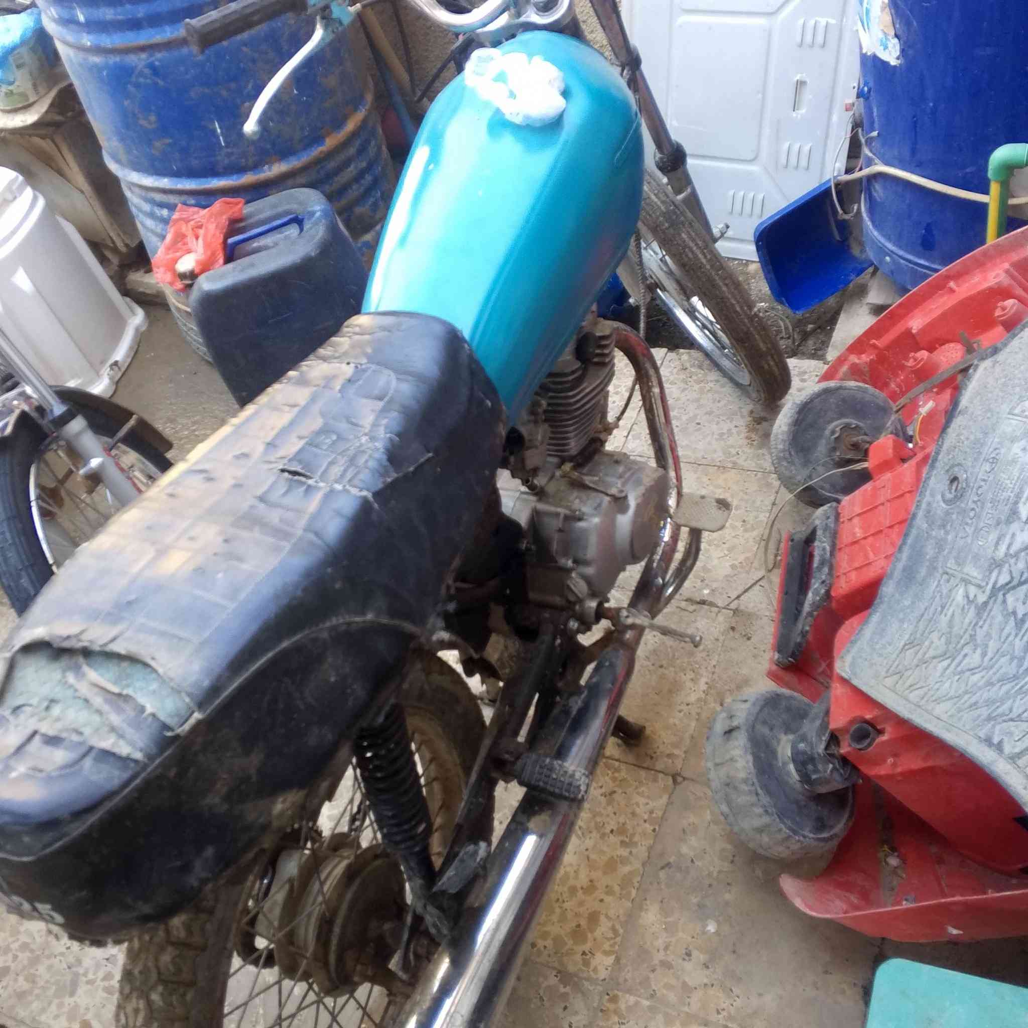 السلام عليكم شاصي نامه كلك بيه ابليته رقم شاصي  مكينه ارشه  سعره 225بيه مجال قليل مكاني حله ابو غرق رقمي ***********
