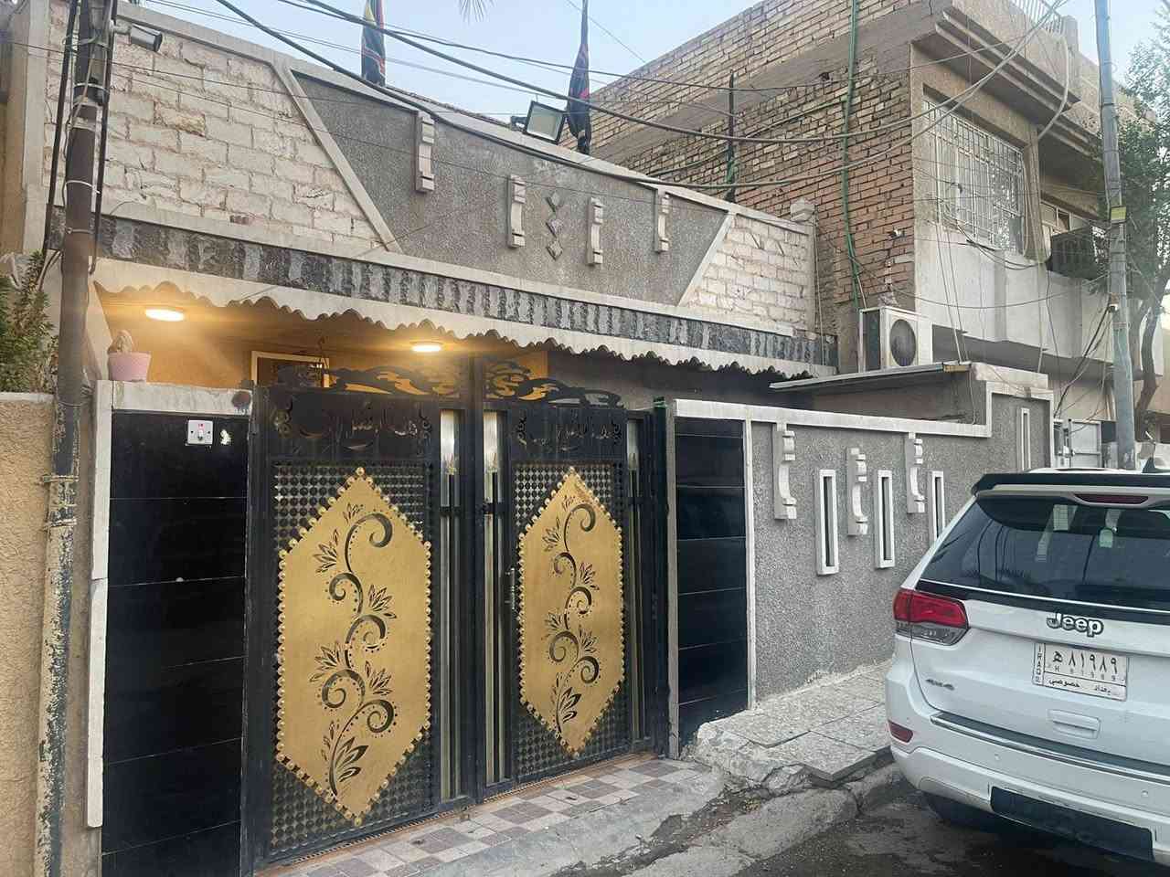 السلام عليكم
للبيع بيت في الدوره شارع ٦٠ منطقة ال١٢٠ الييت مساحته  ١٢٠م
يحتوي على
غرف نوم عدد ٤
استقبال
مطبخ
صحيات عدد ٤
البيت نظيف وجديد
سند مستقل
السعر ٢١٥ مليون وبي مجال
للاستفسار ***********
