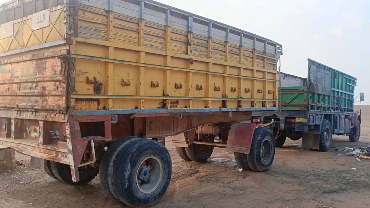 السلام عليكم عربانه للبيع طول 6وربع تايرات عشرين نص عمر السعر 6 ونص وبيها مجال *********** حج هادي
