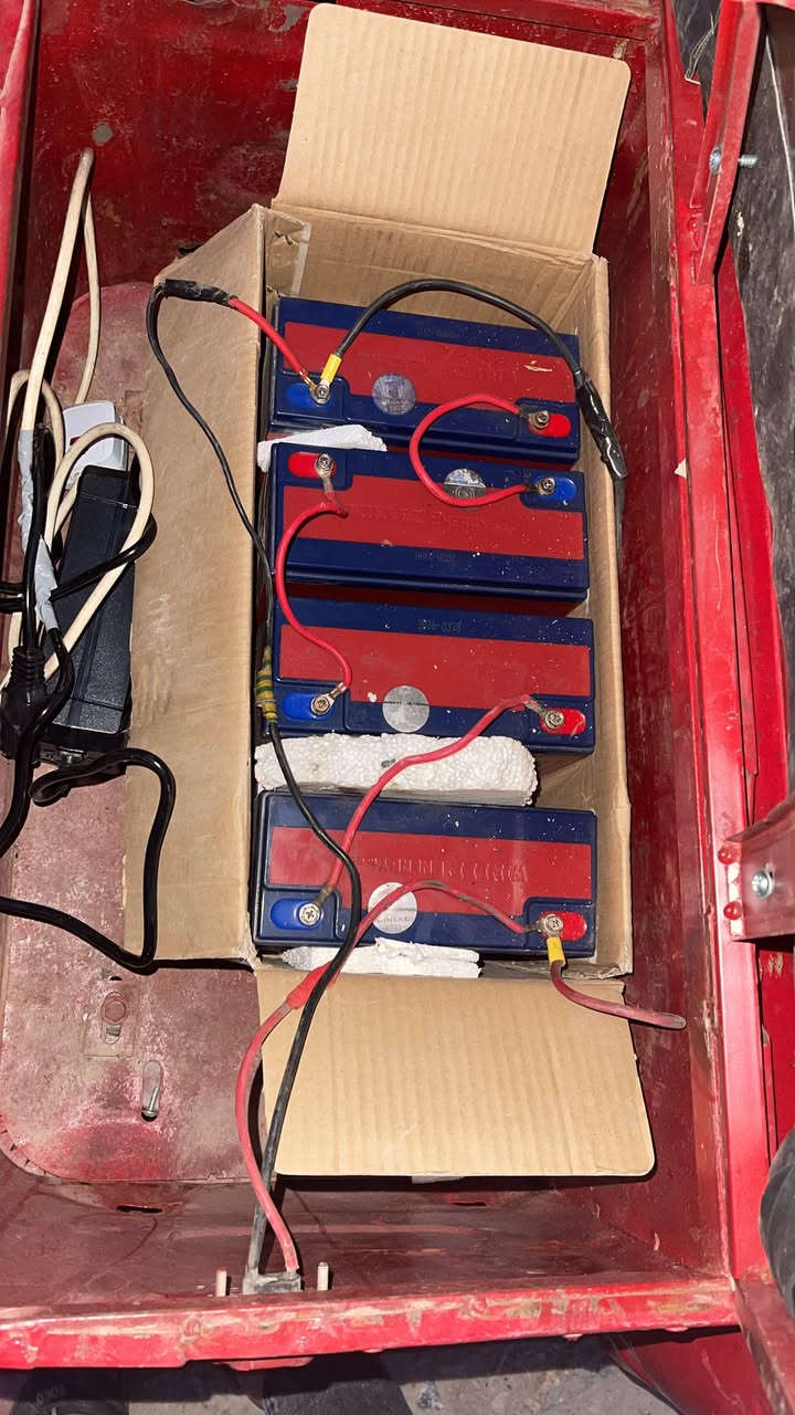 للبيع طرطوره شحن بطاريات شرط بكورتون وكلشي شغال السعر 550 وبيه مجال رقم ***********
