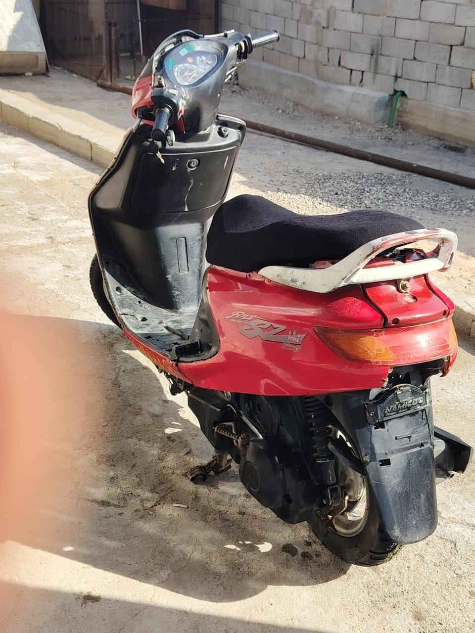 سلام عليكم دراجه فراشه للبيع دراجه شغاله كامله لايت شغال وسلف تحتاج باتري فقط عداد سرعه شغال مكاني البصره قضاء المدينه السعر325وبيه مجال  للستفسار ***********
