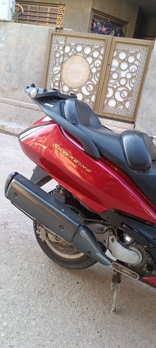 سلام عليكم للبيع سلفر ونج مكينه 600 مكفوله كله شغال اي نقص ماكو شلعه معدل فول تخم  تايرات جدد دبلات نضيفه نعومه فول سعر 13 بيها مجال بغداد زعفرانيه ***********
