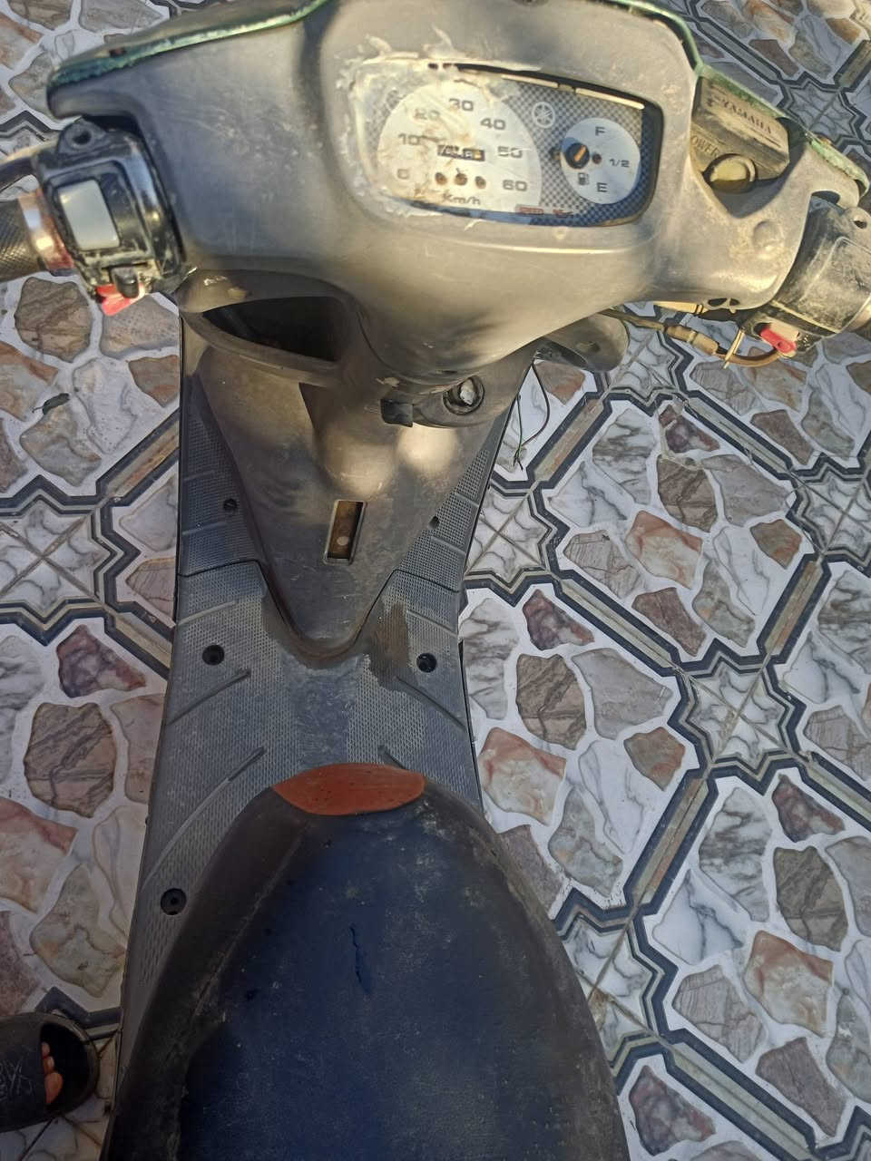 السلام عليكم دراجه منغولي مفتوحه الدراجه متروكه بس تشتغل نكره هندر تواير جدد عوزه فقط كهربائيات هاذه رقمي بي واتساب ***********
