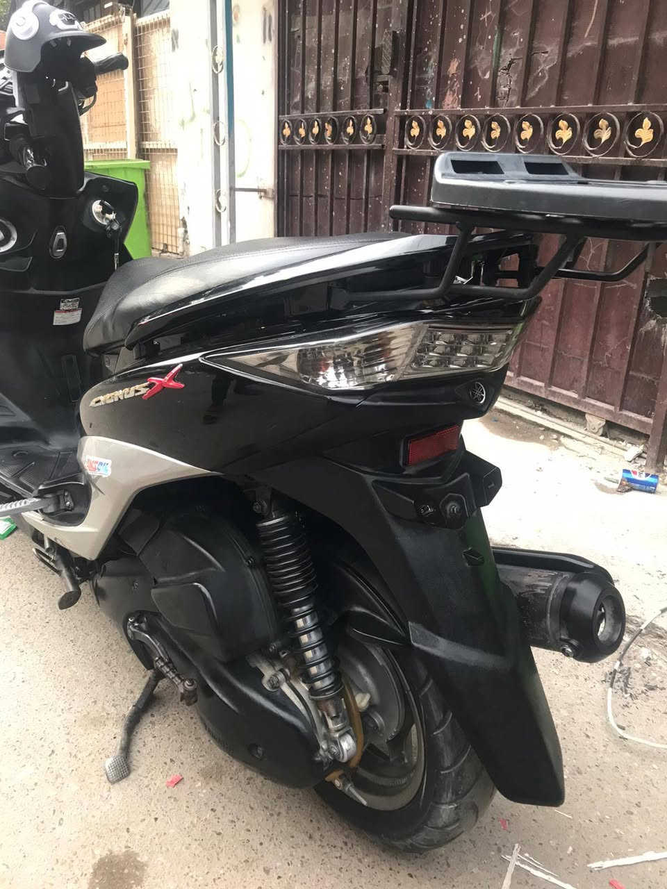 سلام عليكم
للبيع دراجه سكنس لد ياباني 

دراجه وكاله نضيفه جدا  جكليته 

مكفوله من طول لطول 

محرك ناعم الله شاهد خرسه 

   شرط محرك ممفتوح 

ماشيه 1270

بريكات دسك امامي بنز  خلفي 

كهربائيات كامله نكره سلف 

كيجات الكتروني 

دبلات ممتازه 

للعلم دراجه احلى من صور 

المكان بغداد الكريعات  

سعر وتفاصيل على الرقم موجود 

***********
