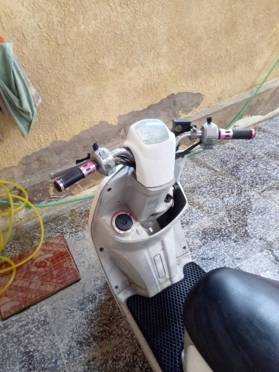 بوليس للبيع اي نقص ما بيهه ما عده العداد ما يشتغل الباقي كله كفاله داخل رصاصي نضافه 100/100 المحرك نضافه 100/100 دراجه كفاله عامه السعر 650 وبيهه مجال شي بسيط مكاني المشتل شارع المطبك رقمي ***********
