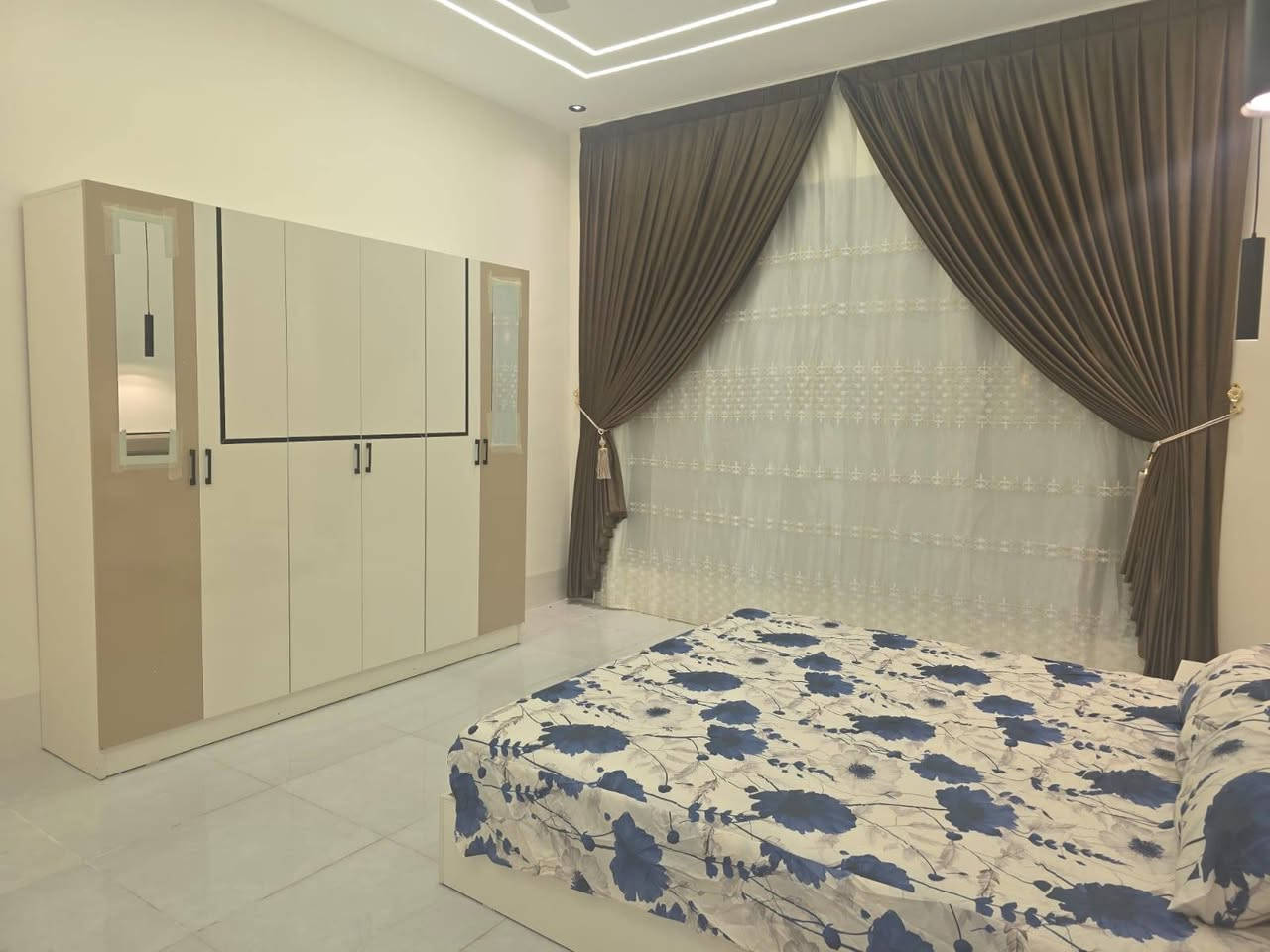 منتجع روح السياحي
طيران ماكو وسفر متوقف🫠
احنه جاهزين للصيف وجايين نغير المود
منتجع روح السياحي مجهز بكل الي تحتاجه انته وعائلتك
●مسبح للكبار
●مسبح ثاني للأطفال (آمن من كل النواحي)
●دار استراحة كبير مكيف يحتوي على مطبخ مجهز بكل اضافة الى (mini bar)
●شواية خارجية
●شواية خاصة بالسمك (المسكَوف)
●جلسة خارجية مطلة على المسبح
●العاب ترامبليون🤩 بليارد🎱فيشة🥰منضدة 🏓 وألعاب ثانية
وبعد بي غرفتين
الأولى(Master room)
●مجهزة بحمام داخلي
●الفيو على المسبح وخضار الاشجار مريح للاعصاب
●غرفة نوم بسرير كبير متصل
●تكييف
الغرفة الثانية (single room)
●للشباب او الاولاد
●ثلاث أسرة منفصلة
●تكييف
بالاضافة لعدد كبير من الفرش
العنوان بلد
للحجز ***********
