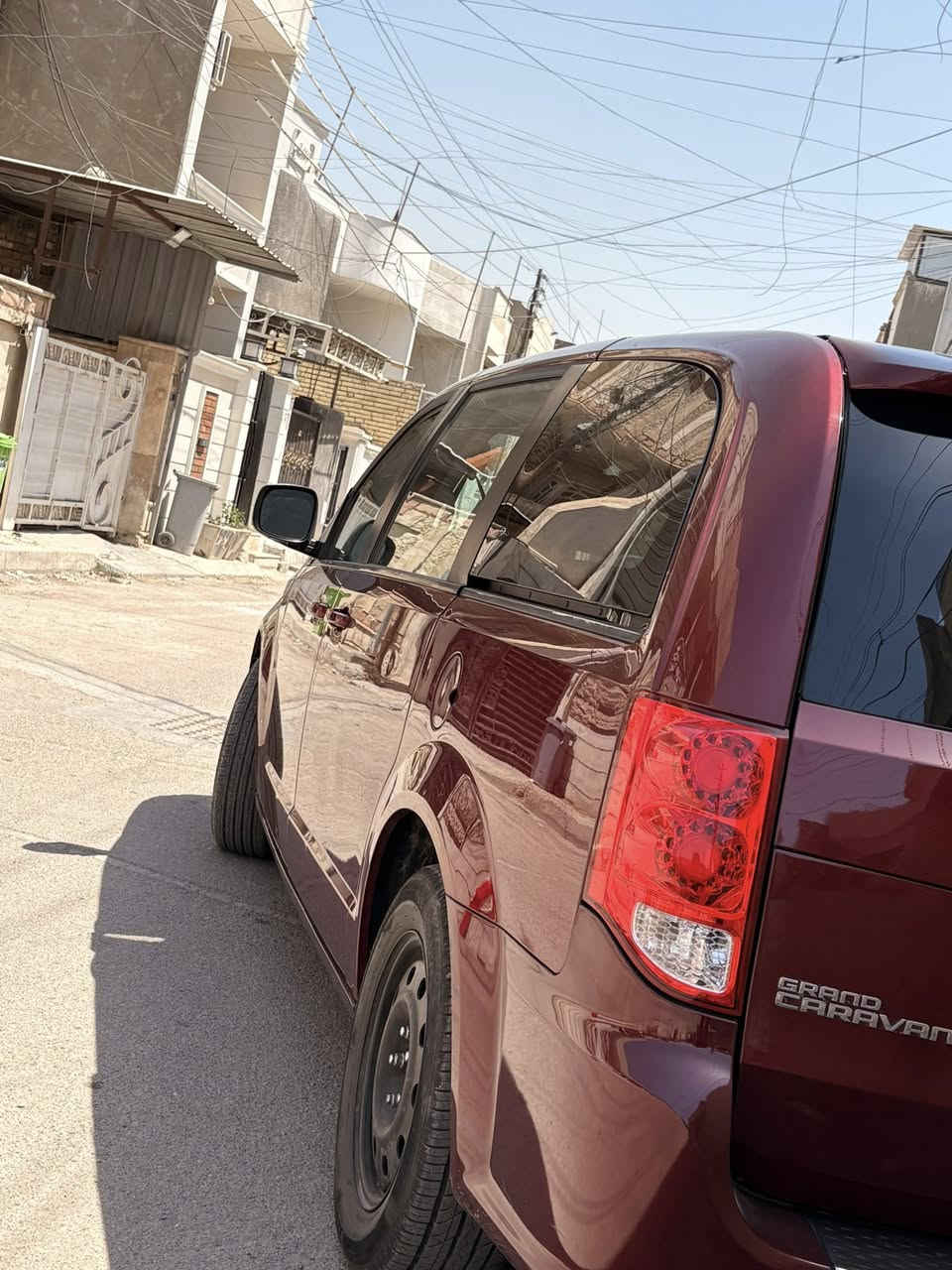 السلام عليكم 

دوج كرفان - DODGE CARAVAN
للبيع 

محرك 6 سلندر (3.6 )

مواصفات عادية 
3 قطع تبريد
كشنات متصل 
7 راكب 
شاشة بلادية 
رقم أربيل 

وارد كندي ( حادثها سرقة جاملغ وبنيد )
  وبالعراق بيها صفحة السكن صبغ ، وبيها صبغ بقبق الجنطة  بدون ضربة بدون دواخل 
أبيع حزام 

135 ورقة وبيها مجال 
مكان السيارة بغداد حي اور 

‭0783 864 7153‬
0783 818 4384
