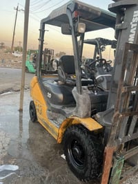 رافعه كوماتسو.    ٢طن.  موديل. ٢٠١٣ نضيفه خير من الله  السعر ٦٥وبيها م...