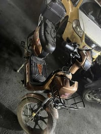 دراجه شحن للبيع نقص بطاريات سعر 150 مكان زعفرانية  تخم تاير جديد 07702...