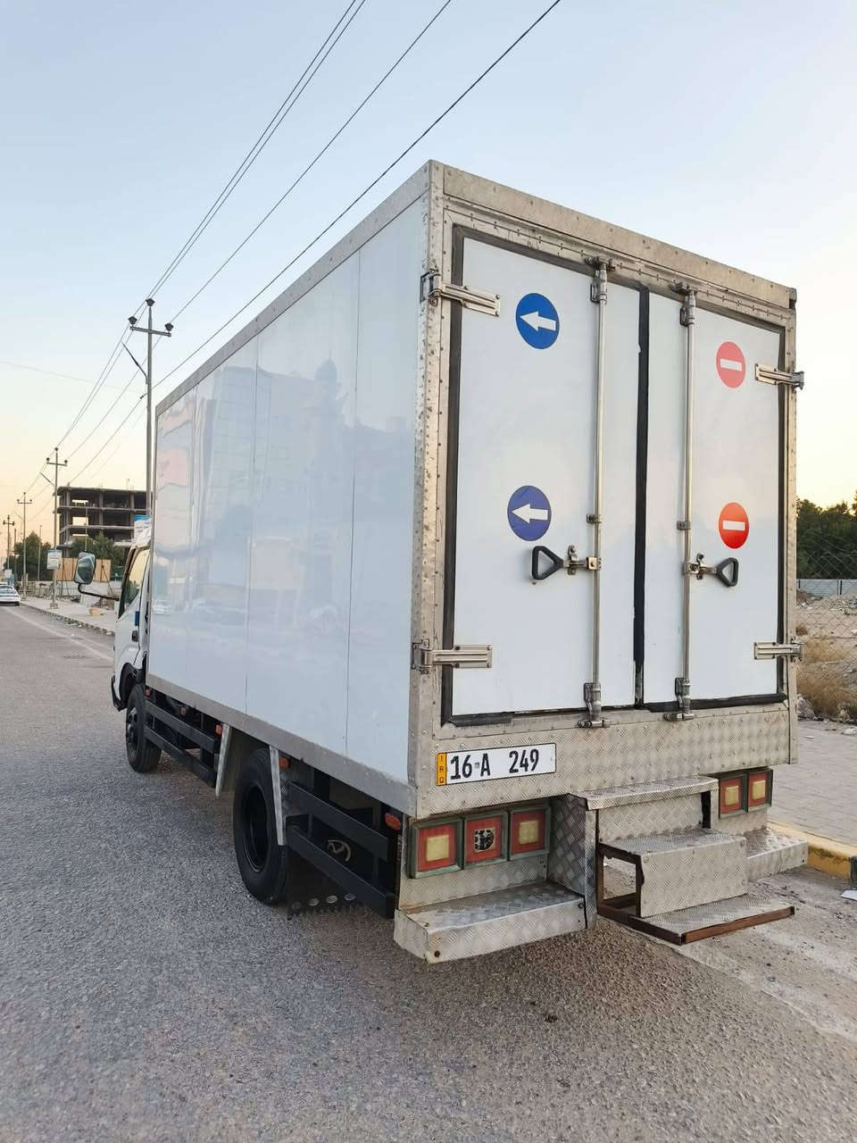 داينا كنتر اصل براد 2001  (ياباني) رقم قادسيه انكليزي مميز  سنويه لغايه 2030.. كفاله من الضربه والصبغ والتبديل والخياس  مكينه(3500)  جديد جاهزه من الكير والمكينه والاكسن وحداديه 100٪  براد شغال يعمل كاز وكهرباء (طول البراد 4امتار وربع) السعر(120) دولار مكاني النجف الاشرف شارع المطار 
للاستفسار ***********
