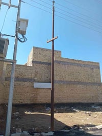 اعمدة كهرباء • ٤ قطع • بالخدمة