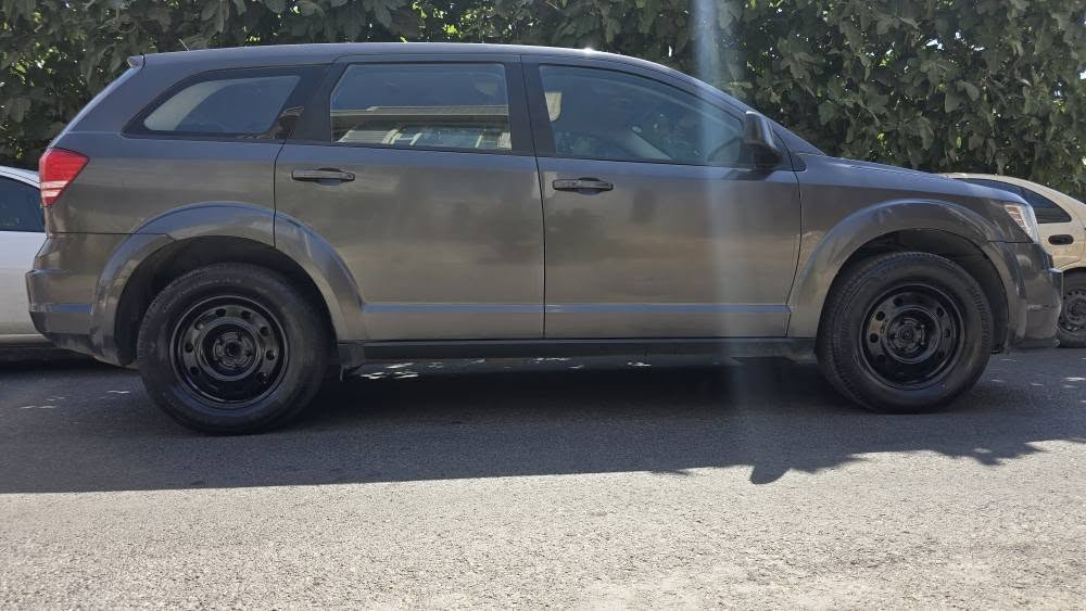 مودیل2015یاشرکه فولە سیارە حلوه،15ورقە غرامە ژبەر کوژی
،4سلندر مرغوب2.4 اقتصادي فوله
*ثلاثة مقعد+7راکب
*تبرید مرکزی ٣قطع تبريد
*دبل کیر اوتوماتیك+عادي 
*بصمه+ابواب بصمة
*داخلی صفراء_زەر
*اوتو بصمة 
*حساسات خلفيه 
*تحدید سرعه
*ظد الاینزیلاق+دژی خلیسکانێ
*سیستەم ico فول اقتصادي
*بلوتوس
*داخل ثلاثه مخزن
*شاشه الکترونی+شاشه ایرباکات*7ایرباکات عدد 
*  بس بوند تبدیل وپیچەکا چملوغی، بیدون داخل ویرباك ودعم_بسعر134$ورقاو15$ورقه غرامە ژبەر کوژی تبدیل ژی هەیە119$صافی،تحویل یان وکالە بشرت،تبدیل ژی هەیە،مشتریبی تلفونێ بکە
۰۷٥۰٤۷۳٥٤٨۹ دهوك, العراق
