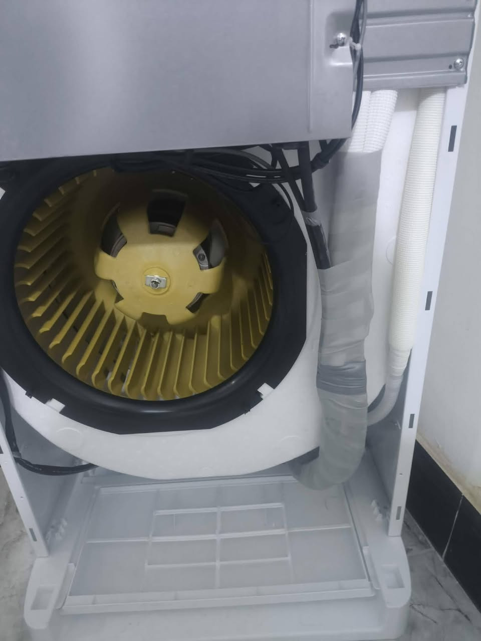 تم تنصيب سبلت كنتوري ٣ طن نوع Shownic يعمل بغاز 410 في شارع ٣٠ 
مع ضمان في التنصيب
ورشه سيف حكيم لصيانه وتنصيب وأدامة كافه اجهزة التبريد 
***********
***********
