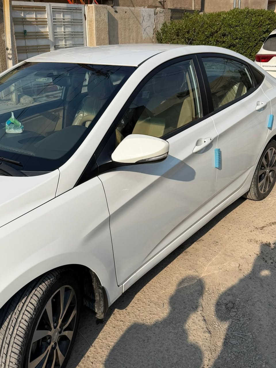 اكسنت موديل ٢٠١٥ ماشيه ٢٧ الف باسمي مكفوله بس بارد بلجاملغ الامامي العنوان المشتل قرب كراج بعقوبه 
***********

السعر : 118
