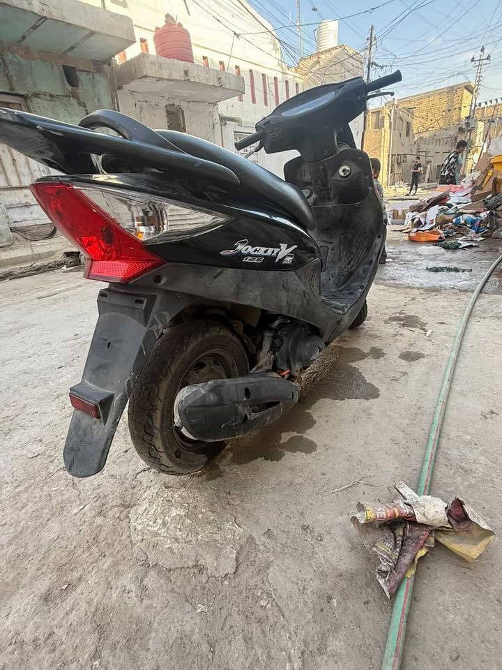 السلام عليكم دراجه كامكو v2 نضيفه مكفوله كفاله عامه  مديل 12مكانه شطره  غير متواجد عل الفيس رقم  صاحب الدراجه  ‭0781 578 9180‬
