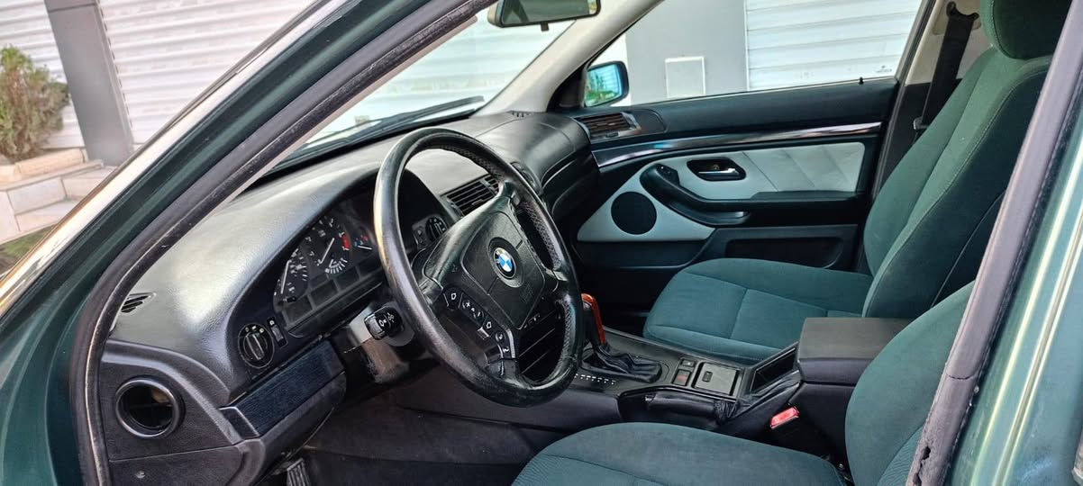 صقر موديل ٢٠٠٠ محرك ٥٢٥ صوبخ عام بدون حدث بس جمالي مكان كركوك جديد بدون نوقاص سنوي منتهي ١سنه شرط تحويل سعر ٩٠ورقه  شراي خابر صاحب سياره اني مكلف بنشر تعليقات ماجاوب خاص مجواب اتصل***********   ***********
