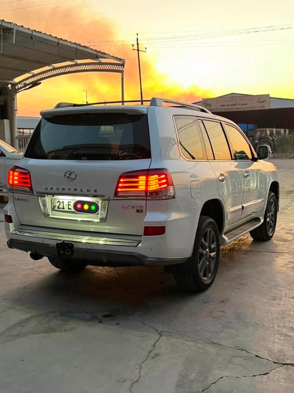 معرض الحسن لتجاره السيارات 
العنوان واسط الزبيدية 
السونار مرفق بلمنشور ؟؟

LX5700 
موديل 2014 ابريم 
رقم سلمانيه 
ماشيه 190 الف 
 معروفه مواصفات البريم 
فول مواصفات 1/1 

السعر 335$ وبيها مجال 

***********
