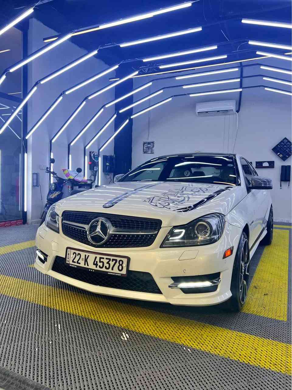 السلام عليكم مارسيدس C350 موديل 2012 وارد كندي داخلة كلين حادثها بالعراق جاملغ السايق ربعه وربع البنيد محرك 6 سلند Cgi اصل AMG ماشية 187  بانوراما كشنات تدفئة وخزن ميموري تبريد قطعتين شاشة وكاميرا بلاد حساسات امامي خلفي شفتات ستيرن
للتواصل على الرقم فقط
السعر خاص 
0770 884 7823 بغداد, العراق
