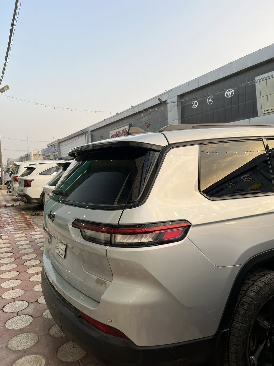 جيب كراند شيروكي النسخة الطويلة 

موديل ٢٠٢٣ بدون ارقام 

السيارة بدون ايرباك حادثها امامي بيها قطعة وحده

مكانها بابل 

السعر 275 وبيها مجال حك الجيه 

ما متواجد عالفيس 

للاستفسار 

***********
