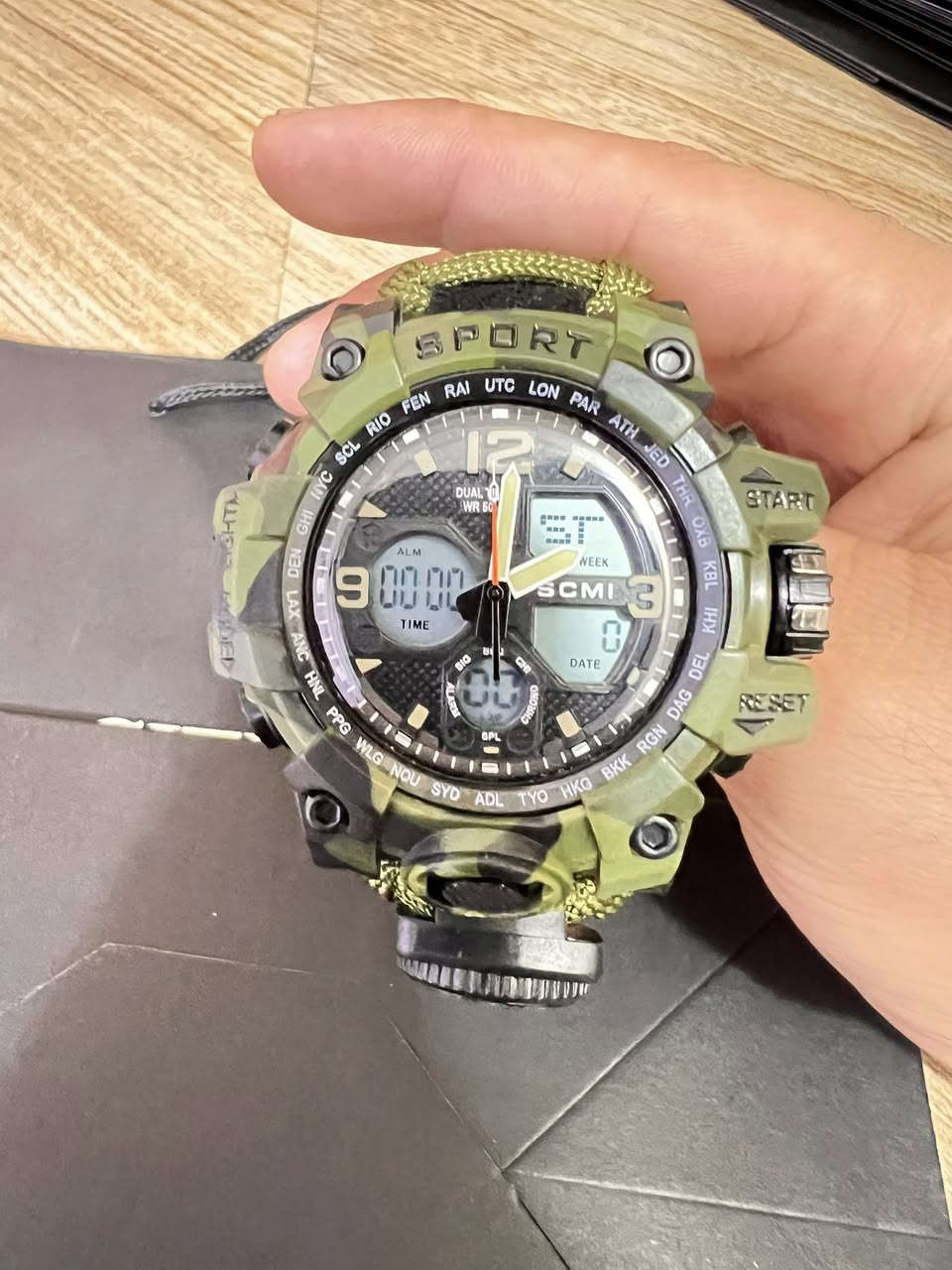 ساعه عسكريه اصليةتحتوي علئ 
شفره وصافزع ومقياس حراره وبوصله وايضا منبه
بسعر 20 الف


**إذا كنت صاحب هذا الإعلان وتريد حذفه لأي سبب، رجاءا أرسل رسالة إلى الدعم الفني**