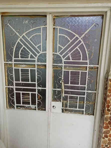 دار للبيع الموقع التحرير شارع اربعين قرب اسواق توت ماركت داخل الفرع .
#طابو_ملك_صرف

(#بناء_تسعينات_قاطين)

#مساحه_الدار١٥٠_الواجهة_٧ونص_نزال٢٠

يتكون الدار من كراج وصحيات خارجية وهول واستقبال ومطبخ  وصالة بسيطة #غرف عدد٢ في القاط الاول 

#القاط الثاني يتكون من غرف عدد٢ 

(#السعر_١٥٥) وبي مجال 

#رقم_الهاتف/***********
