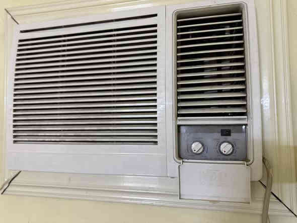 للبيع مكيف طنين توسوت نضيف شغال موسمين تجي تشغله بالبيت وتأخذه … واتس ***********
