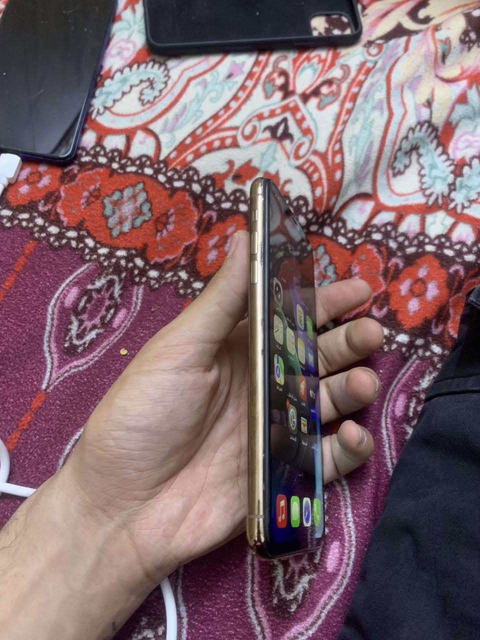 ١١برو ماكس ذاكره ٢٥٦ بطاريه ٨٧ مبدل شاشه وفيس ايدي متوقف فقط سعره ٢٠٠ مكاني بغداد بياع ***********
