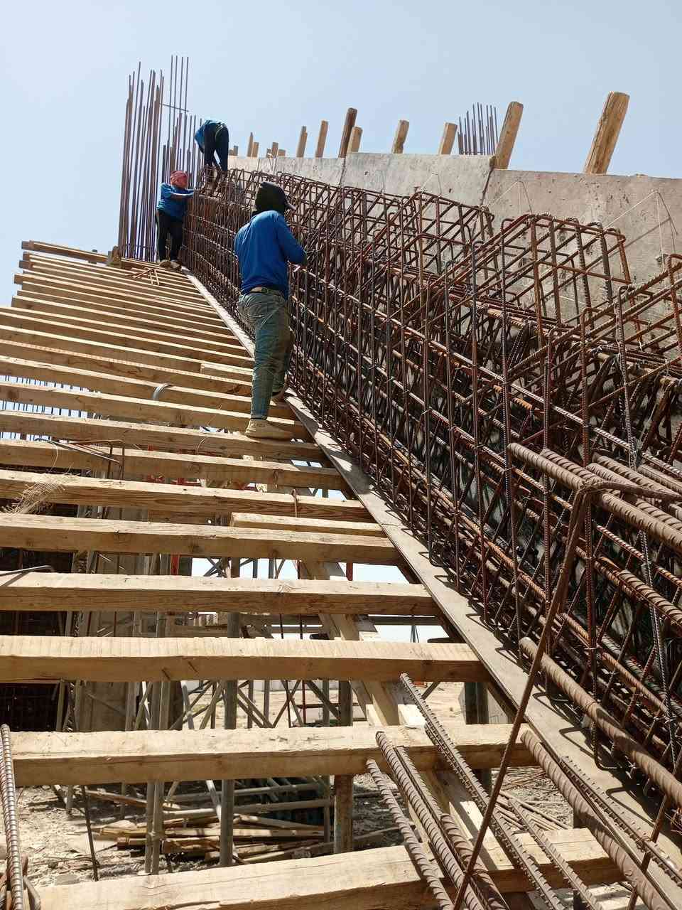 سلام عليكم اني حداد عدي كادر شغل نظيف اي عمل يخص تسليح على اطن قطعي ***********
