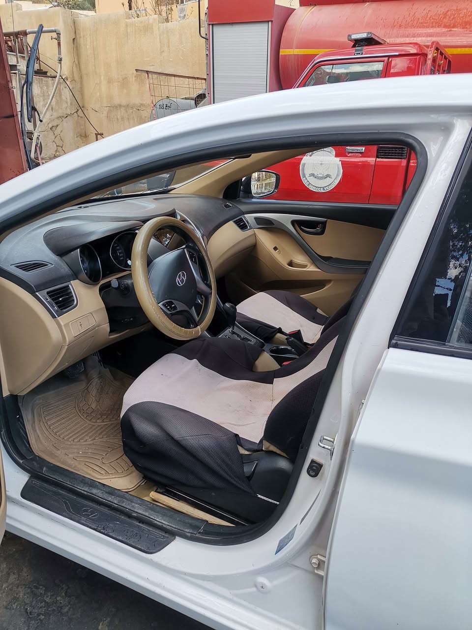 هۆنۆای ئەلتترا 2014 سپی بەفری 
مەکەینە بچووک مەرغوب گێڕ ئۆتۆماتیک 
1 جەمپی بچوکی هەیە لەگەڵ بەس کارد 
گێڕ و مەکینە بەشەرت 
ماڵی دۆستە زۆر بێ مەسرەفە 
130هە زار رویشتو

نرخ : خاڵێک دابنێ لە کۆمێنت بە تایبەت دێت 📥 

سەیارە. زۆر بە جوان و خاوێنە ماوەتەوە 
دینار مەسرەفی تێدا نیە 

بۆ زانیاری زیاتر پەیوەندی بە خاوەنی 

***********
***********
