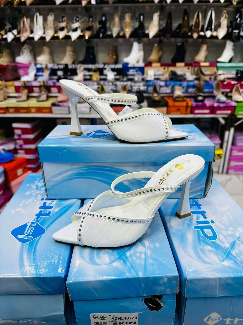 وصلتنا $   ، موديلات جديدة مختلفة 😍
أحدث الموديلات لـ 2026 
 
✅ تميزي بإطلالة جميلة وساحرة مع (#محلات_فاروق_عمر )

#تخفيضات 
يتوفر شحاطه نسائي كعب طبي 
القياسات كاملة من 37_41

🌺 تواصلي عبر الخاص واطلبيه الآن قبل نفاذ الكمية او واتس ***********

العنوان/ الفلوجة  شارع كراج الفورتات خلف الحديقه العامه قرب___ مول الوليد___
تتوفر خدمة التوصيل لكل العراق ب🚕
إلى بغداد خلال 24 ساعة - وإلى المحافظات خلال 48 ساعة
