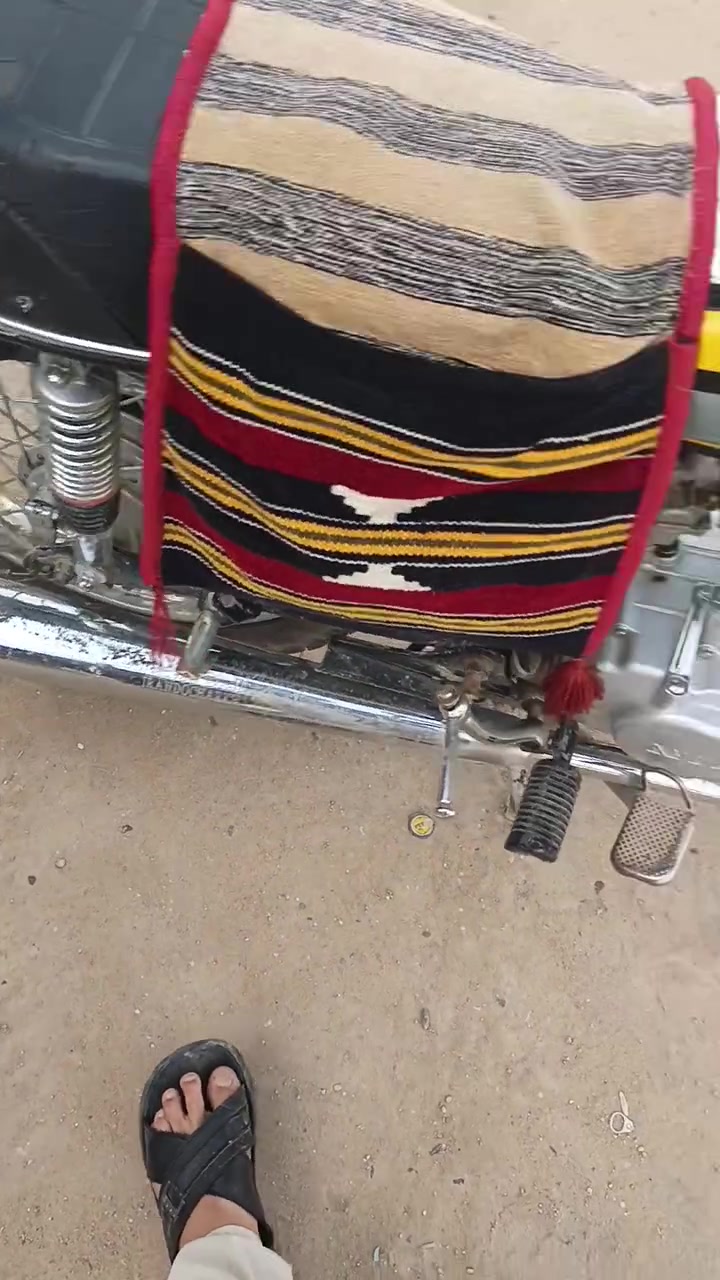 سلام عليكم من رخصت ال ادمن دراجه اربعه كير اصولي مكينه متياز مكفوله كهربأيات شغال  دىاجه غراض 25 شاصي 15دراجه اصولي ونضيفه سعر 700ولشراي بي خير ويدلل مكان خان نص***********
