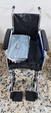 كراسي تواليت • ٩٠ كرسي • تحمل ٥٠ كغم