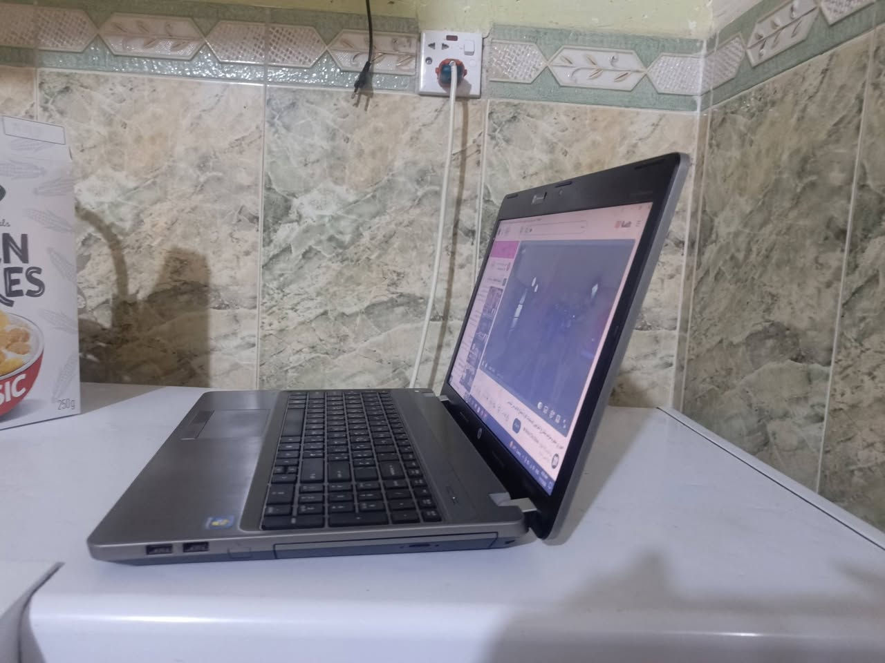 لابتوب hp التفاصيل عالوتساب
المعلومات بالصور ***********
مع ماوس وجنطه والشاحنه نظافه 90بالمية
