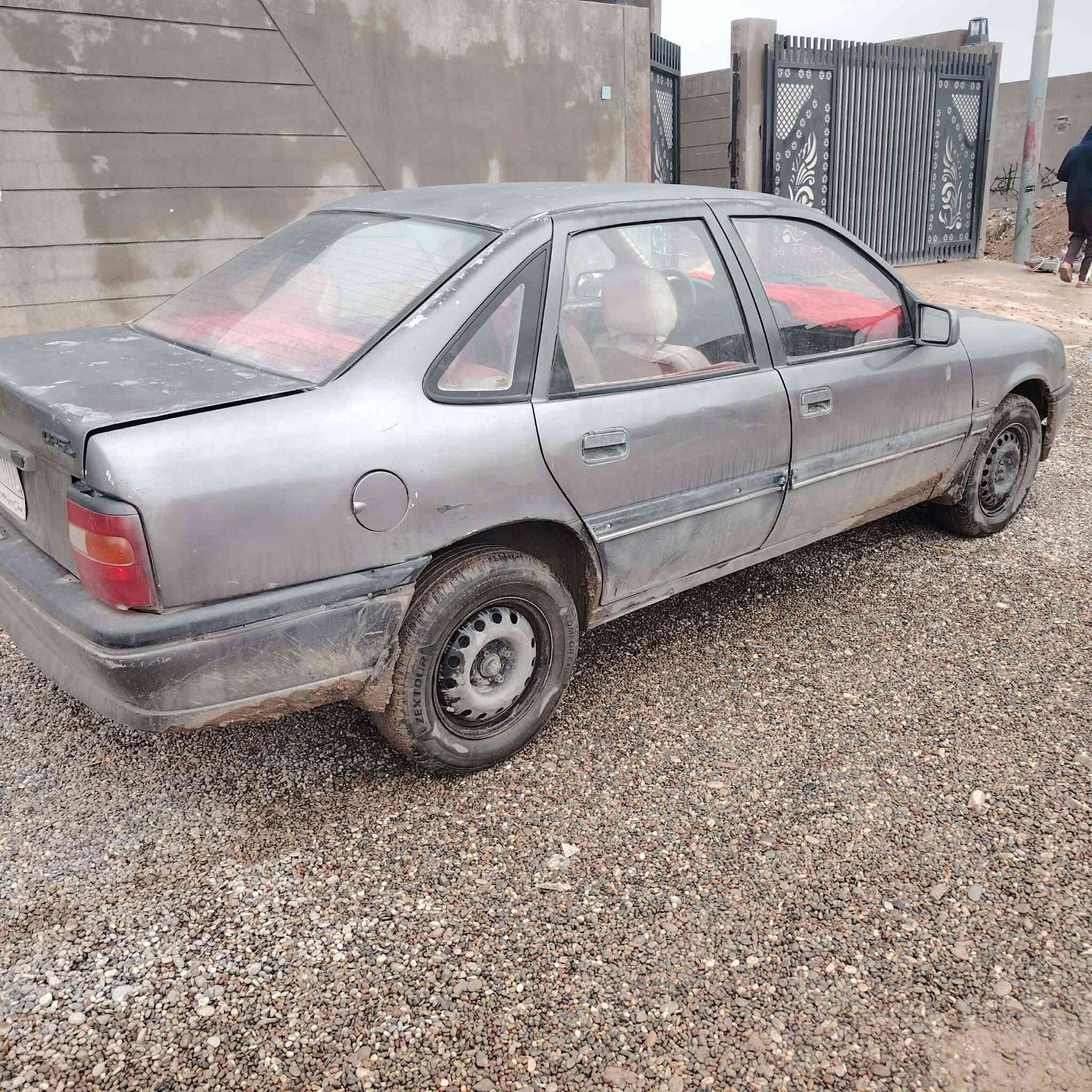 فكترا موديل ٩٢ حجم ١٦ رقم صلاح الدين مشروع وطني دفتر بانزين مابيها كير محرك صدر تاير كل شرط بيها ضربه بل جاملغ خلفي للبيع السعر ٣٠ بيها مجال مكان السياره كركوك غير متواجد عل فيس اتصل على الرقم ***********
