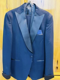 بدلة توكسيدو • ملبوسة مرة • النجف