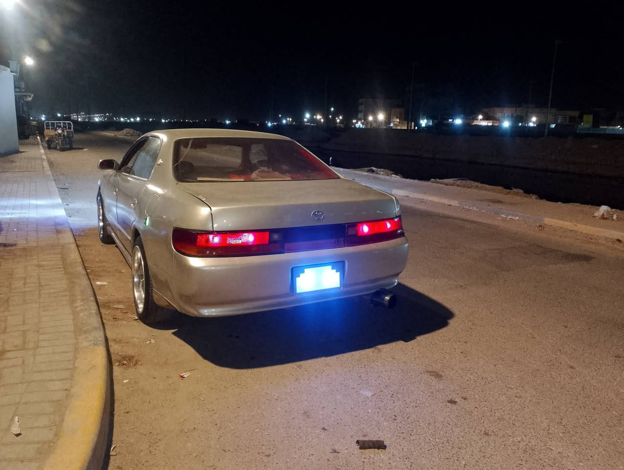 السلام عليكم شيزر نفخ رياضي مديل 93مكفولة كصة ونقل واصوليات كافة سنويه نافذة كير  مكينه ون جي مكفولات غرفة جديدة ويل18تخم تاير حداديه 50/100 السعر 63 وبيها مجال قليل مكاني بصرة ***********واتساب فقط***********اتصال
