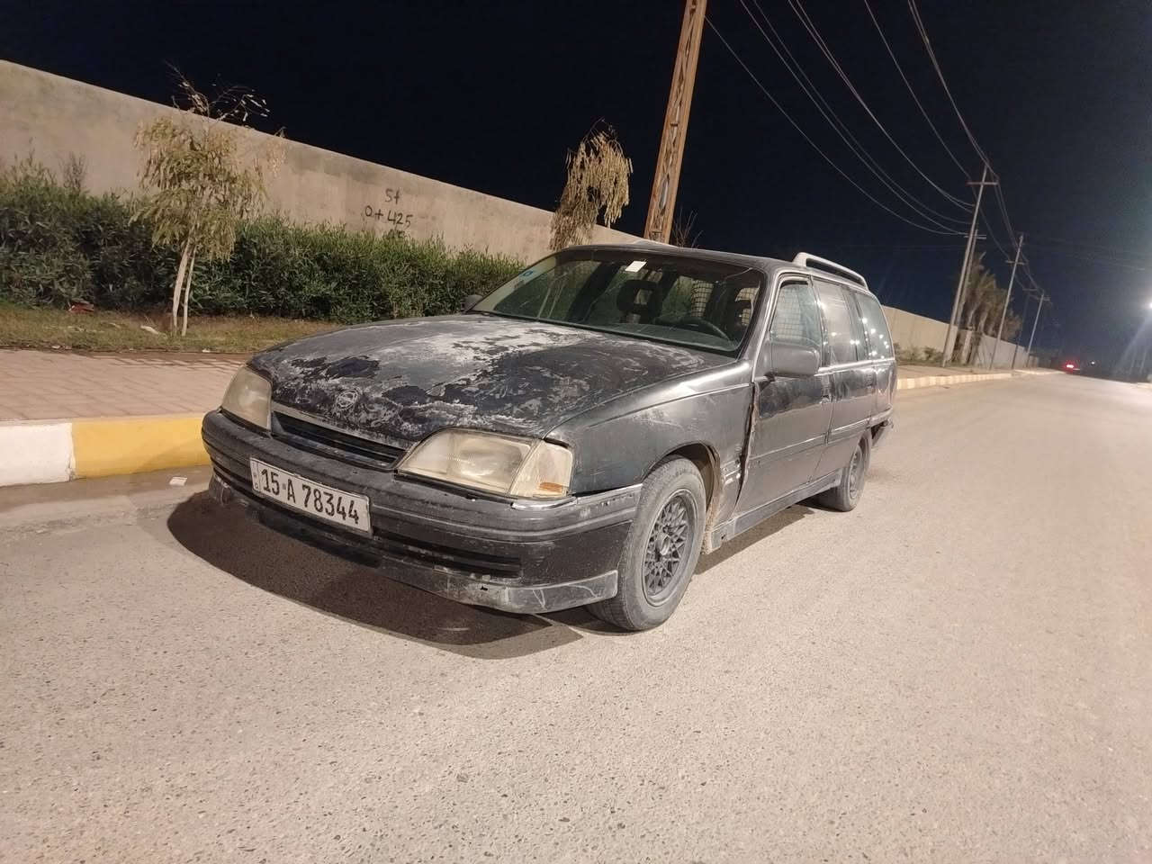 من رخصة الادمن..
السلام عليكم

اوبل استيشن موديل 1992 كير عادي محرك 2000  
السيارة كير محرك بشرط فول نضافة 
سيارة بأسمي تحويل مباشر
هزه جديد ورقم الماني جديد
سنويه الئ . 2029 .
سعـرها (27)  وبيها مجال.
.مكانها الانبار /هيت /ناحية الفرات. 
الرقم : ***********
