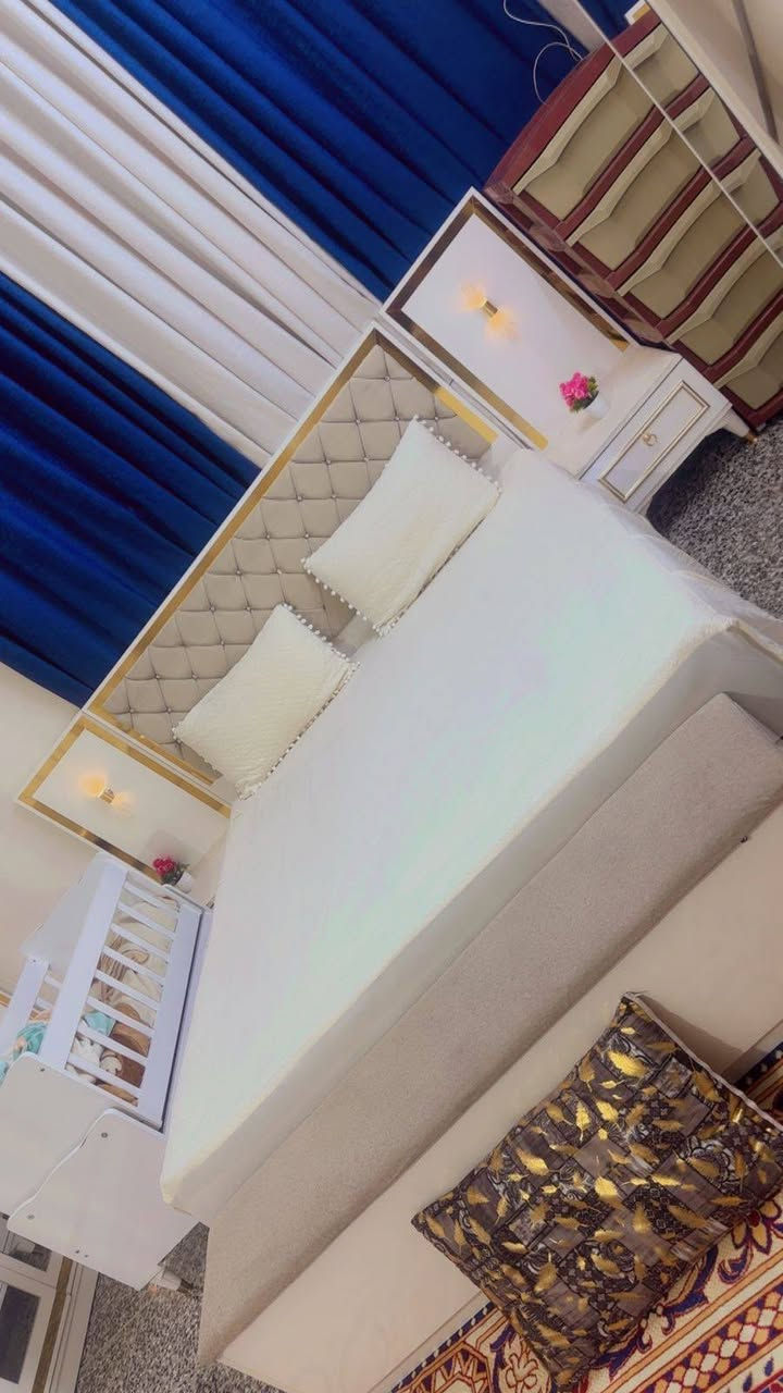 سلام عليك غرفه تركيه 11قطعه غرفه جديده
سعر مليون 250وبيه مجال 
العنوان بغداد فلكه 83
رقم ***********
