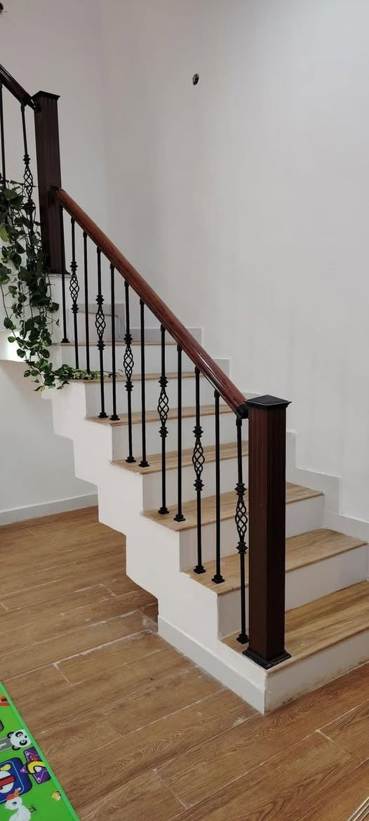 🔥 نقشات محجر حديد وألمنيوم 🔥 
تصاميم هندسية | حديثة | كلاسيك

نوفر لكم مجموعة متنوعة من نقشات المحجر المصنوعة من الحديد والألمنيوم، بتصاميم هندسية أنيقة وديكورات حديثة وكلاسيكية، تناسب مختلف الأذواق والاستخدامات.

✨ المميزات:
• مواد قوية ومتينة
• تصاميم عصرية وكلاسيكية
• مناسبة للدرج، البلكونات، والأسوار

العنوان :ذي قار ///الناصرية 
السيف القديم خلف المصرف العقاري 

📦 البيع جملة ومفرد
📞 للاستفسار: *********** ￼
