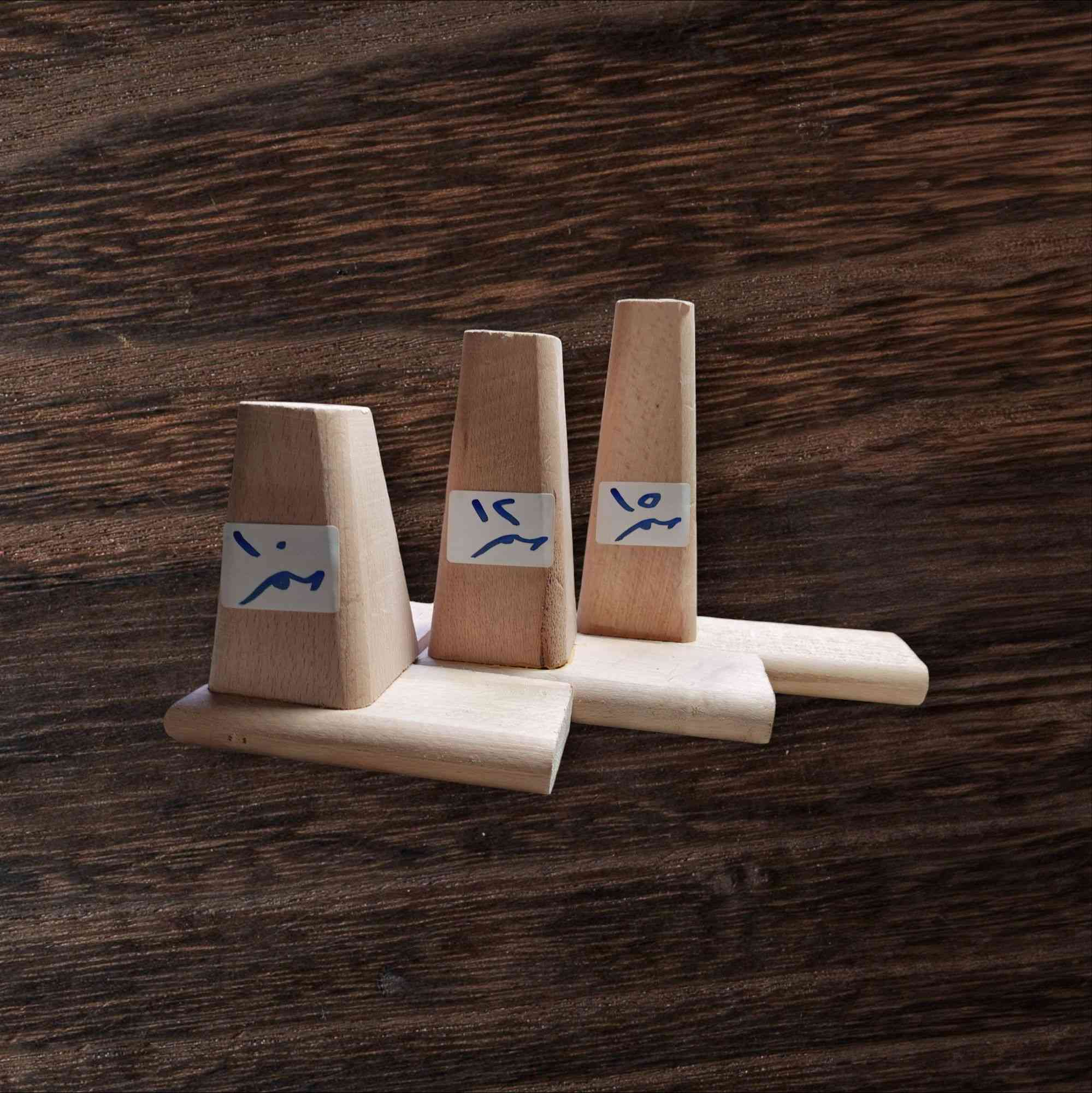 السلام عليكم متوفر كميات كبيرة لأصحاب المعامل خشب زان المكان أربيل كسنزان يوجد توصيل لكافة محافظات العراق لتواصل واتس اب ***********
